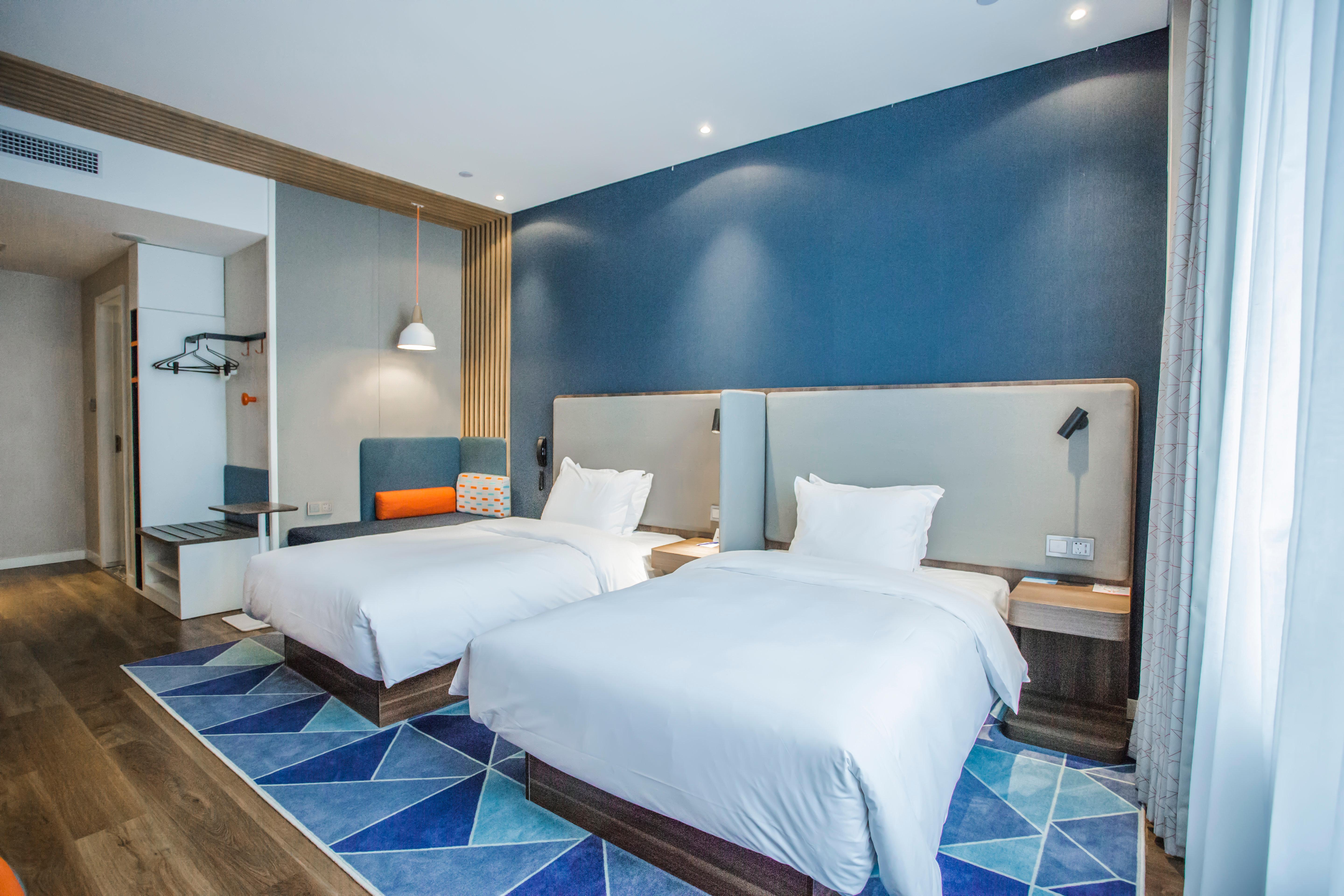 Holiday Inn Express Shanghai Pudong Chuansha, An Ihg Hotel Exteriör bild