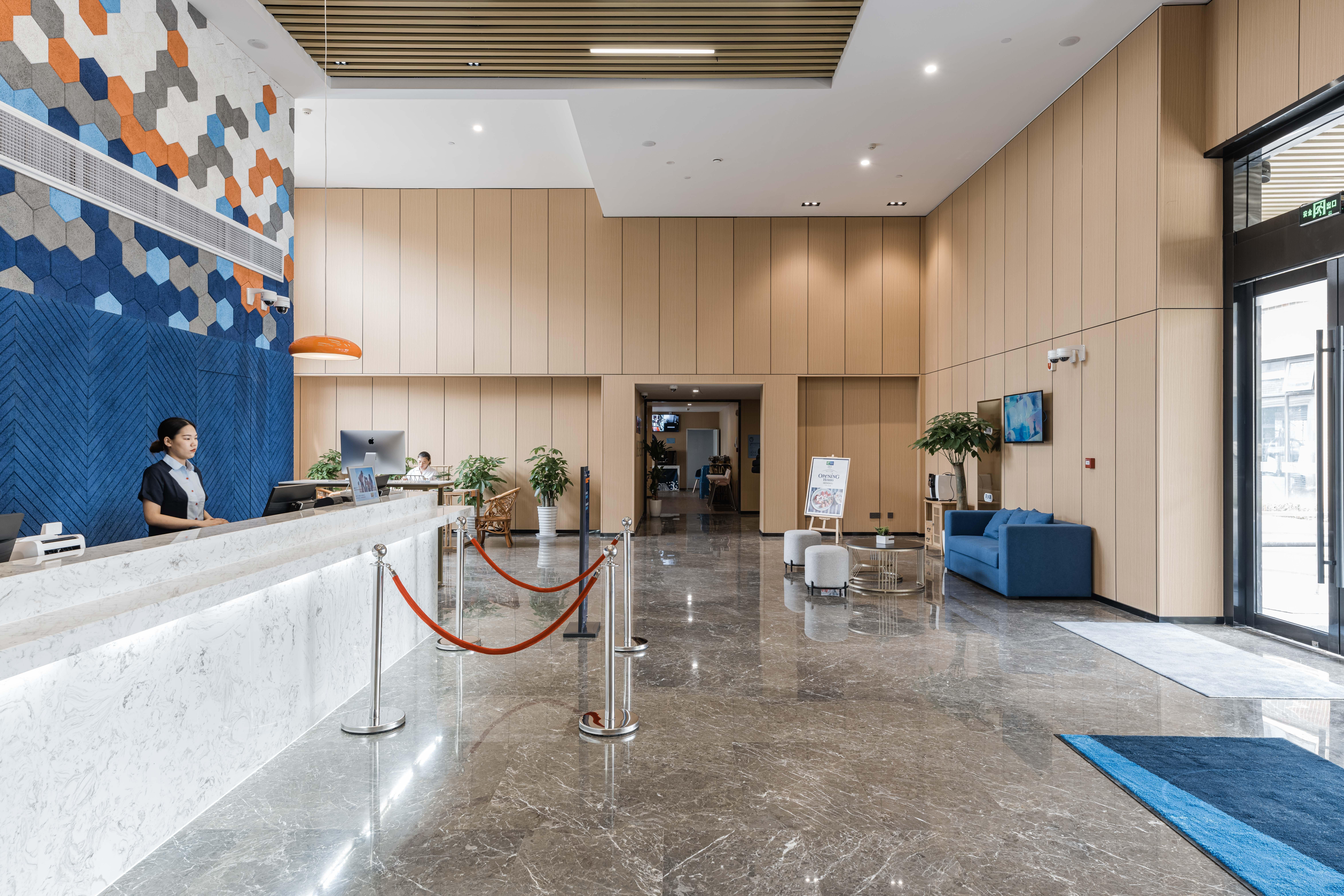 Holiday Inn Express Shanghai Pudong Chuansha, An Ihg Hotel Exteriör bild